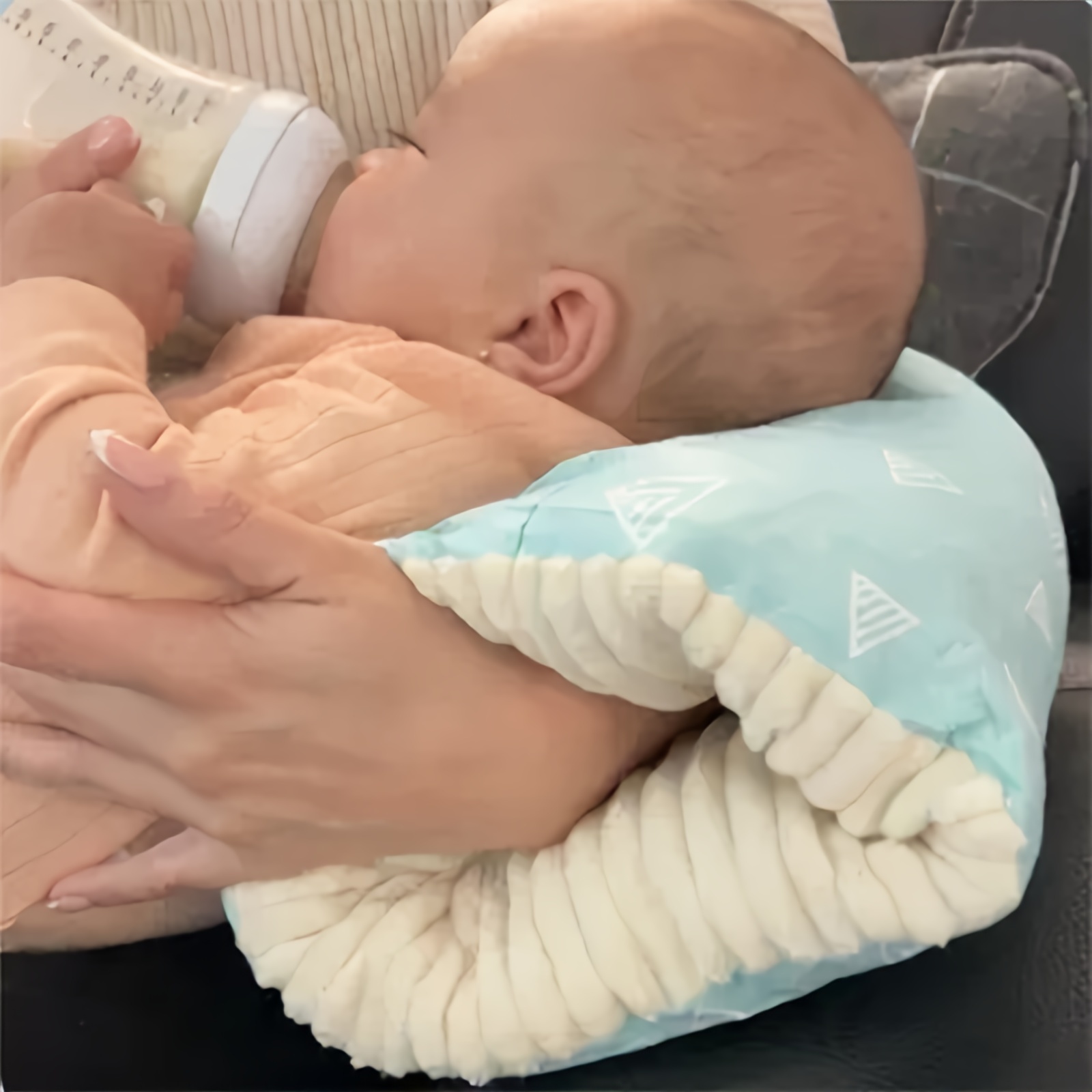 Nursing Pillow Breastfeeding - قطعة واحدة من وسادة الذراع المريحة،